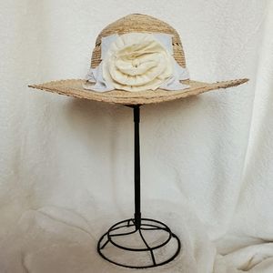 Ladies sun hat.